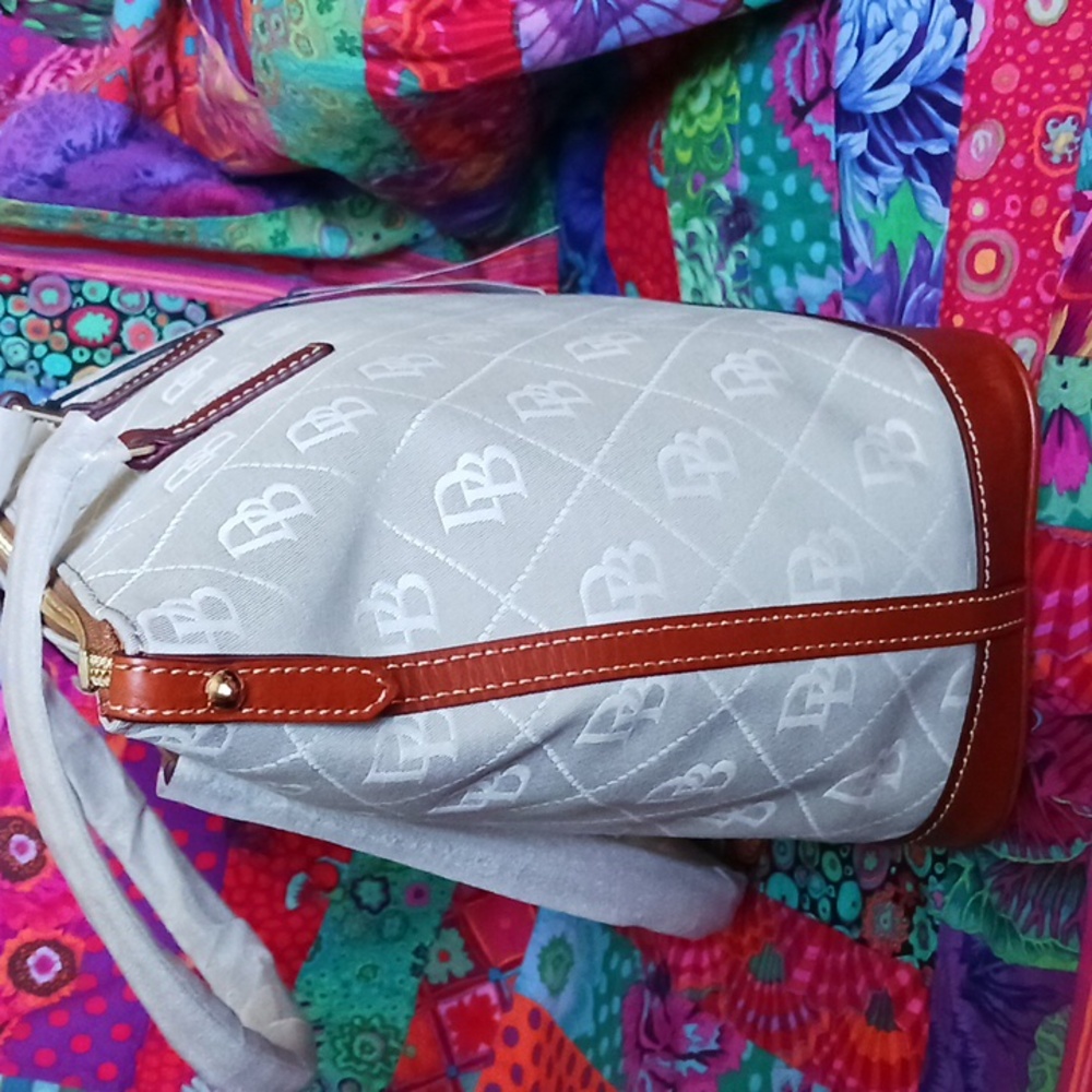 Dooney and Bourke Tote - Picture 5 of 14